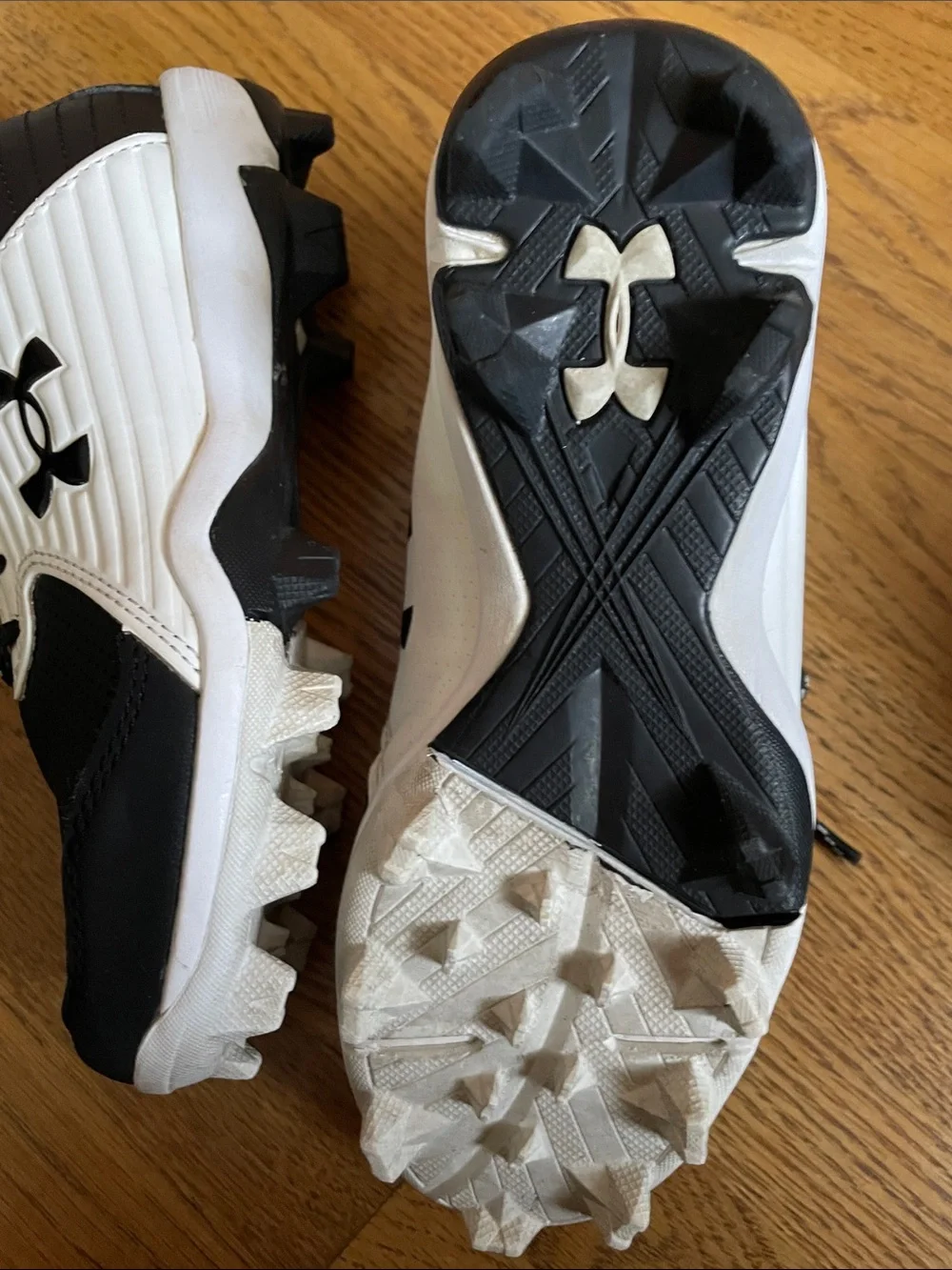 Under Armour Leadoff Low RM Jr. baseball cleats size 13 boys sports shoes